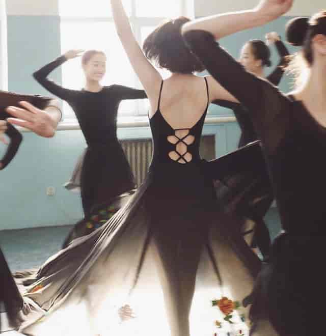 金融学和经济学院